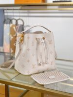 Louis Vuitton NéoNoé MM bucket bag - Image 5