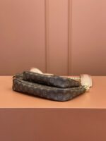 Louis Vuitton LV Multi Pochette Handle Monogram Handbags 24x16x6cm - Image 3