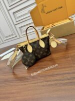 Louis Vuitton Neverfull BB Handbag in Monogram canvas - Image 2
