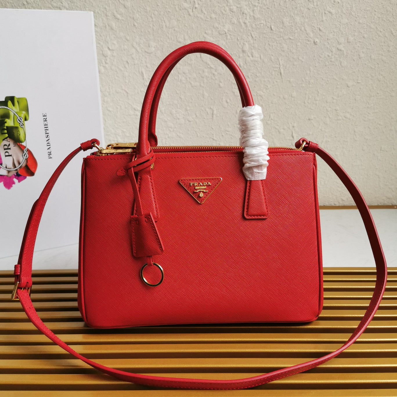 13348508725047458_b6fd38bb-a8fc-499a-9e69-b85df1f90c35.jpg MEDIUM GALLERIA 28 RED SAFFIANO LEATHER - Image 1