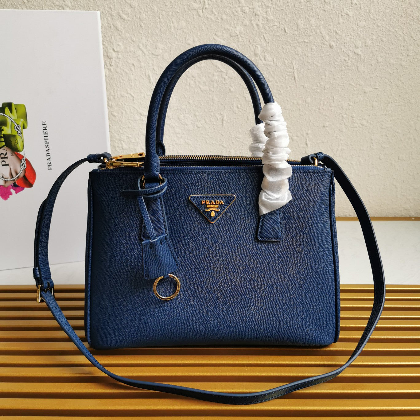 13348508956111375_9148822d-0f1f-4e63-89a6-269d347fc980.jpg MEDIUM GALLERIA 28 BLUE SAFFIANO LEATHER - Image 1