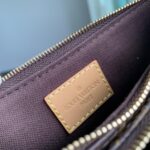 LV Pochette Liv Monogram Women - Image 8