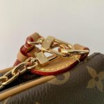 LV Pochette Liv Monogram Women - Image 5