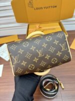 Louis Vuitton Speedy Bandoulière 20 in Monogram - Image 6