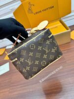 Louis Vuitton Nice Mini toiletry - Image 2