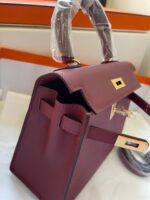 HN MINI 20 BAG IN GARNET RED WITH GOLD HARDWARE - Image 4