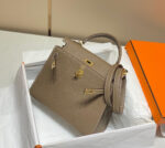 HN 25 bag in Etoupe Epsom leather with gold hardware - Image 2