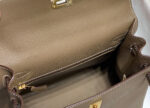 HN 25 bag in Etoupe Epsom leather with gold hardware - Image 6