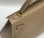 HN 25 bag in Etoupe Epsom leather with gold hardware - Image 3
