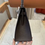 HN Kelly 25 Epsom Ebene Sliver Hardware - Image 4