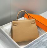 HN 28CM IN CHAI EPSOM GOLD HARDWARE - Image 5