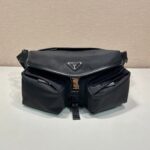BELT BAG 27 IN BLACK RE-NYLON