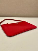 SHOULDER BAG 24 WITH TRIANGLE LOGO IN PASSION RED RE-NYLON FABRIC - Image 3