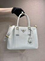 MEDIUM GALLERIA BAG 28 IN WHITE SMOOTH CALFSKIN GOLD HARDWARE - Image 2