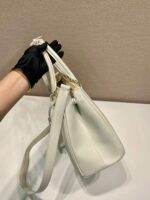 MEDIUM GALLERIA BAG 28 IN WHITE SMOOTH CALFSKIN GOLD HARDWARE - Image 3