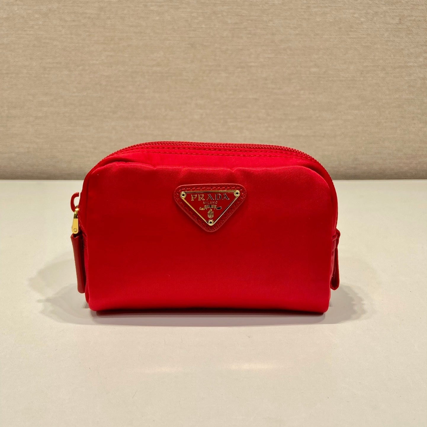 20240614_i1718347132_7975_1_jpg.jpg CLUTCH 12 IN PASSION RED RE-NYLON - Image 1