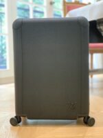 Louis Vuitton Horizon 55 rolling suitcase in Black - Image 2