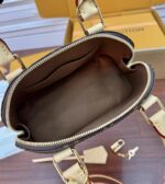 Louis Vuitton Alma BB bag in Monogram - Image 4
