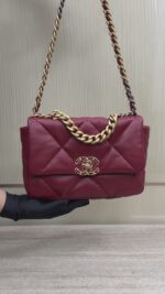 CHANEL 19 Bag Small Red - Image 5