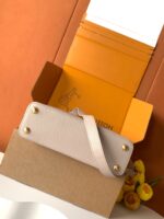 Louis Vuitton Capucines handbag in a beige - Image 6