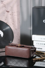 Chanel classic Mahroon colour with gold hardware - Image 4