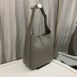 Saint Laurent Le 5 à 7 Supple Hobo Bag - Image 2