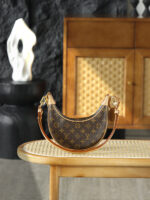 Louis Vuitton Loop bag in Monogram canvas - Image 2