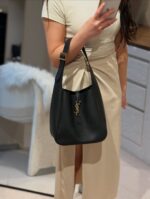 Hobo 5 LE 5 À 7 in Smooth Leather Black – Small Size - Image 5