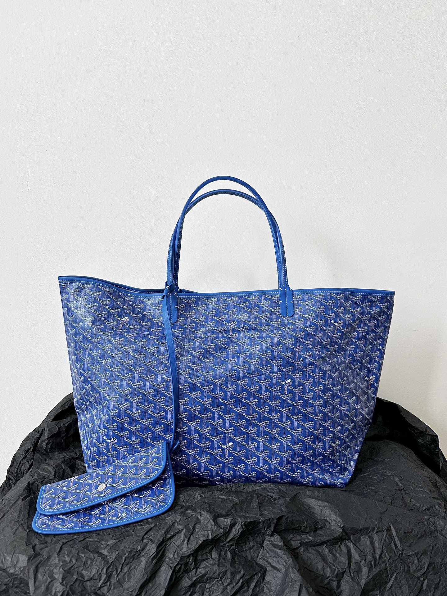 694aed68.jpg Goyard Blue Goyardine Canvas & Chevroches Calfskin Saint Louis PM Tote - Image 1