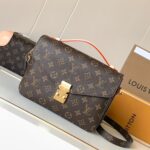 Louis Vuitton Pochette Métis Canvas