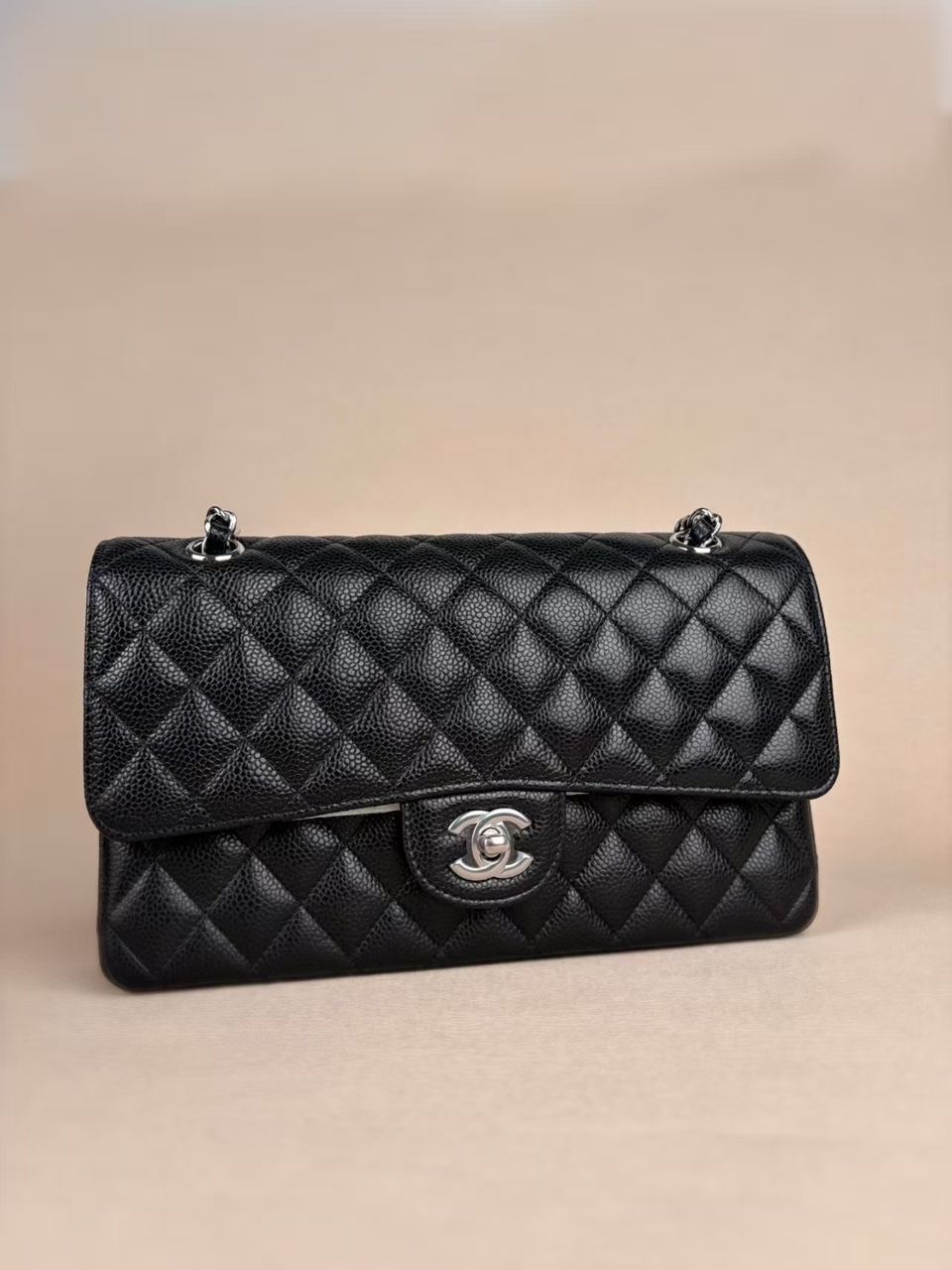 6cb8160d-3b77-47f7-a112-c51bd35fa2f6-1.jpeg Chanel Classic Flap Medium 25 Black sliver Hardware - Image 1