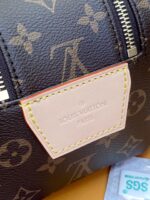 Louis Vuitton Dopp Kit Toilet Pouch in Monogram Canvas - Image 5