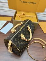 Louis Vuitton Speedy Bandoulière 25 Handbag in Monogram - Image 2
