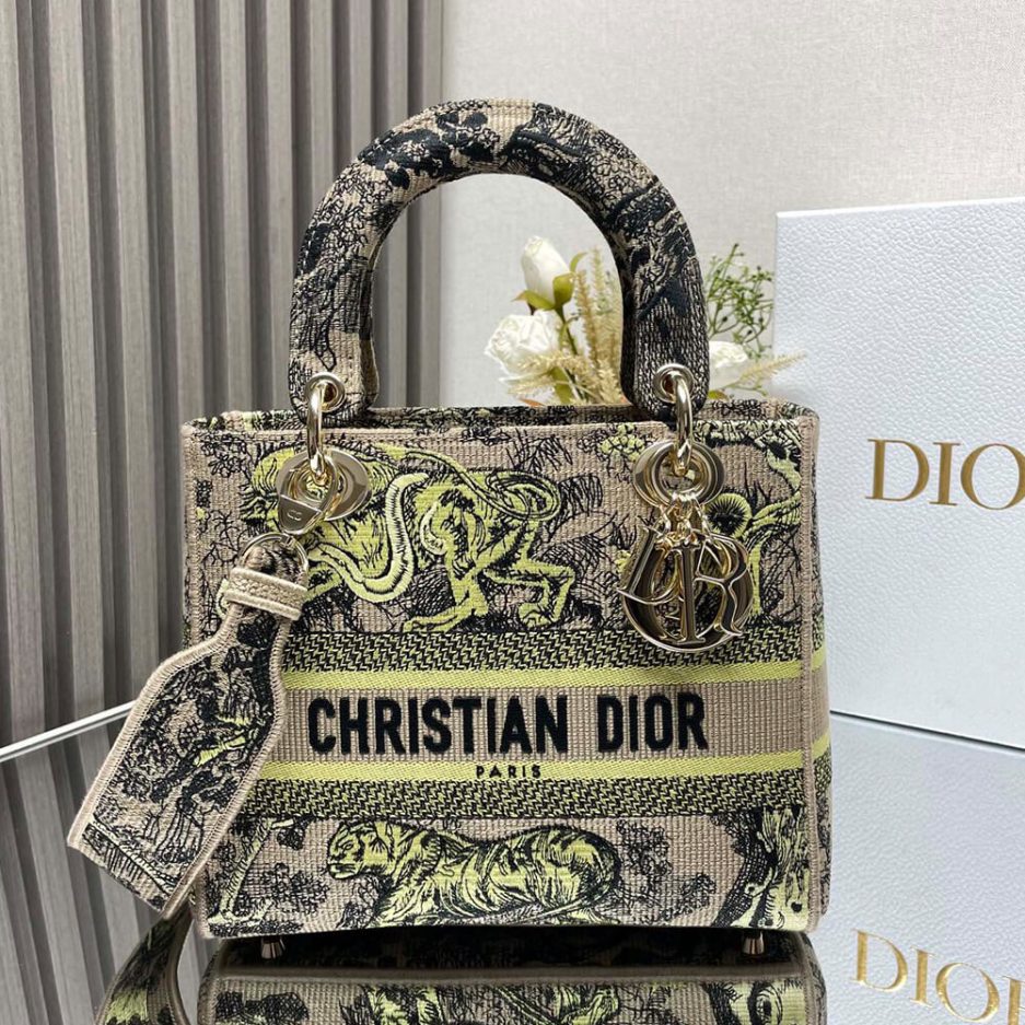 8-2-2.jpg Dior Medium Dioriviera Lady D-Lite Bag - Image 1