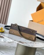 LV OnTheGo East West Brown - Image 4