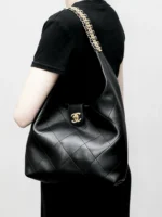 Chanel 25P Hobo bag in black lambskin - Image 3