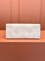 Louis Vuitton Monogram Dune Giant OnTheGo MM tote bag - Image 3