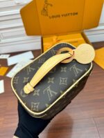 Louis Vuitton Nice Mini toiletry - Image 3