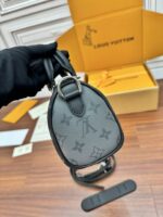 Louis Vuitton Keepall Bandoulière 25 Bag in Monogram Eclipse - Image 4