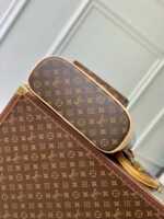 LV Montsouris M11197 Backpack MM SIZE - Image 5