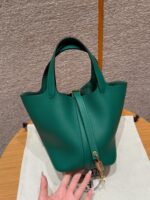 HN Togo leather green with gold hardware 18cm