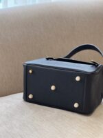 HN Lindy 26 Black Gold Hardware - Image 5