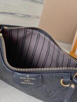 Louis Vuitton LV Easy Pouch On Strap Super Handbags Black 19×11.5x3cm - Image 7