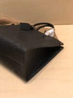 Louis Vuitton LV On The Go PM Tote Bag Replica 1:1 Black Handbags 35cm - Image 8