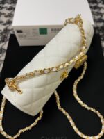 Chanel Woc Charm Handbags White Lizard Skin With Lock Pattern Bag 20cm - Image 4