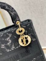 Christian Dior Medium Lady D-Lite bag in black lace embroidery - Image 5