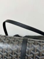 Goyard Black Crossbody Handbag Women’s 22x16x7cm - Image 2