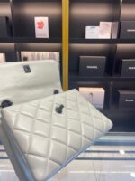 Chanel Trendy White Smooth Leather With Lock Black Handbags 25cm - Image 2