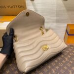 Louis Vuitton LV New Wave Woman’s Cowhide Leather Handbags 24x14x9cm - Image 3