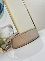 Louis Vuitton LV Baia Mahina Mono Pattern Like Auth Handbags 26x17x7.5cm - Image 4